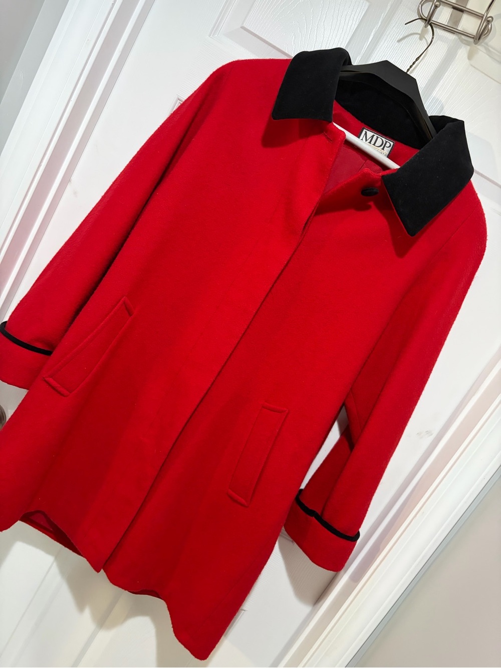 MARIO DE PINTO Vintage Red Wool Coat with Black Collar and Foldable Cuffs